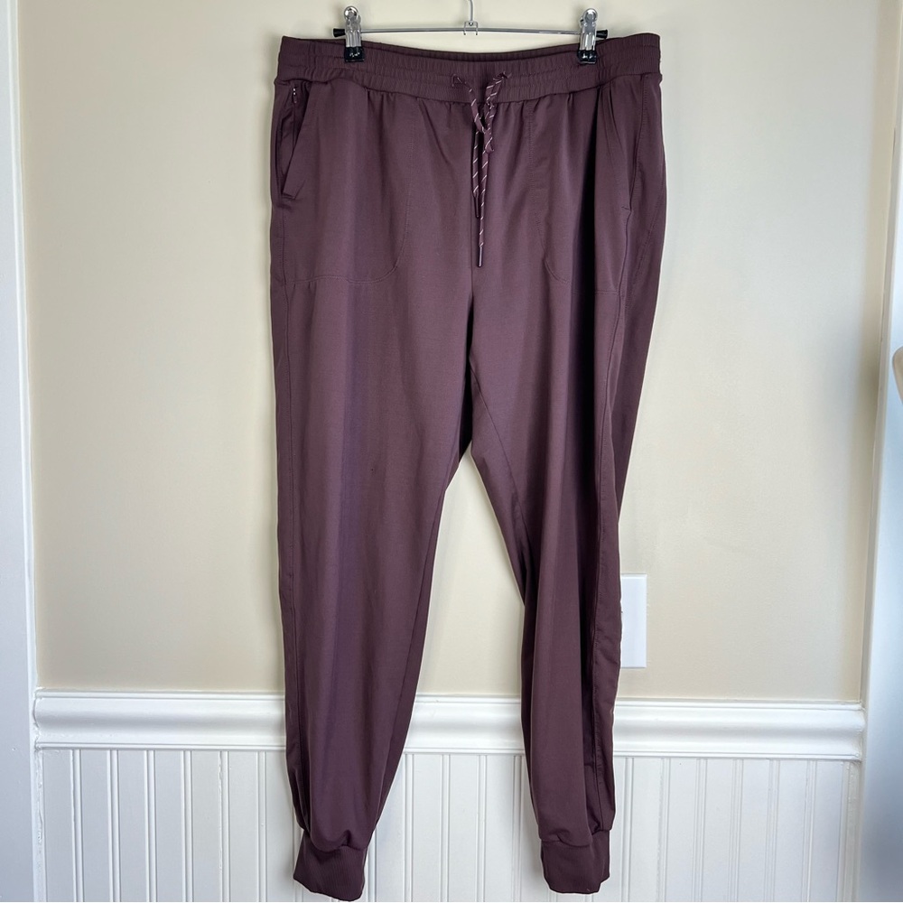Zella Women's Joggers in Dark Brown